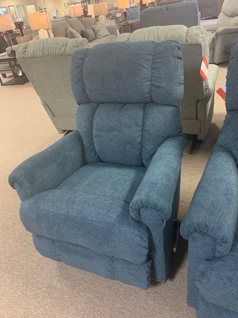 Pinnacle Rocker Recliner image 1