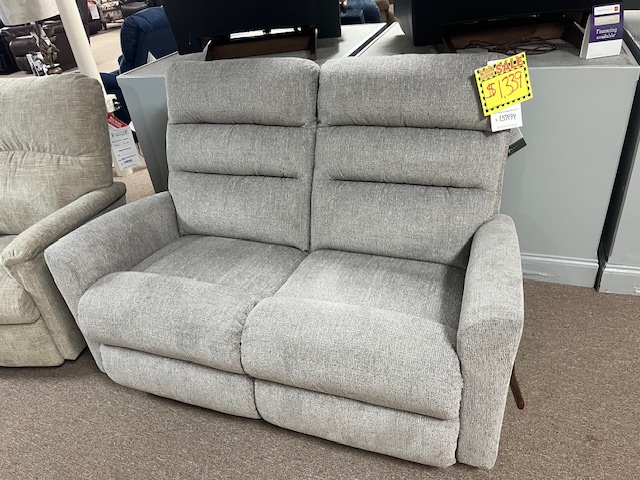 Liam Reclining Loveseat image 1